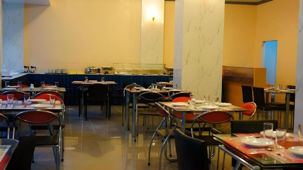 J Two S Pratunam Hotel Bangkok Eksteriør bilde