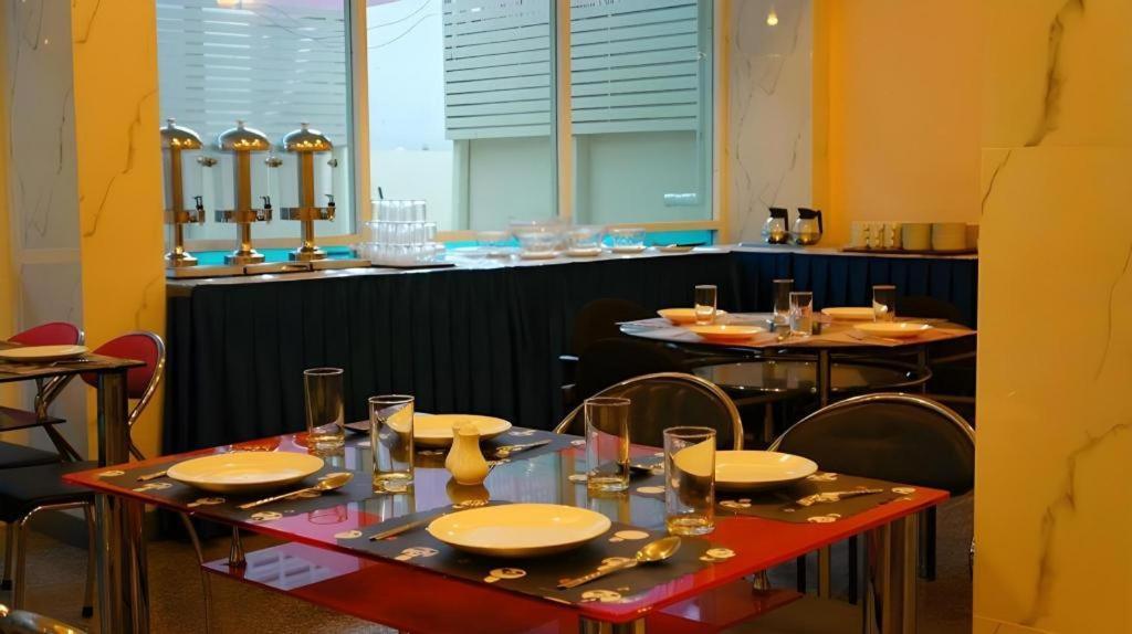 J Two S Pratunam Hotel Bangkok Eksteriør bilde